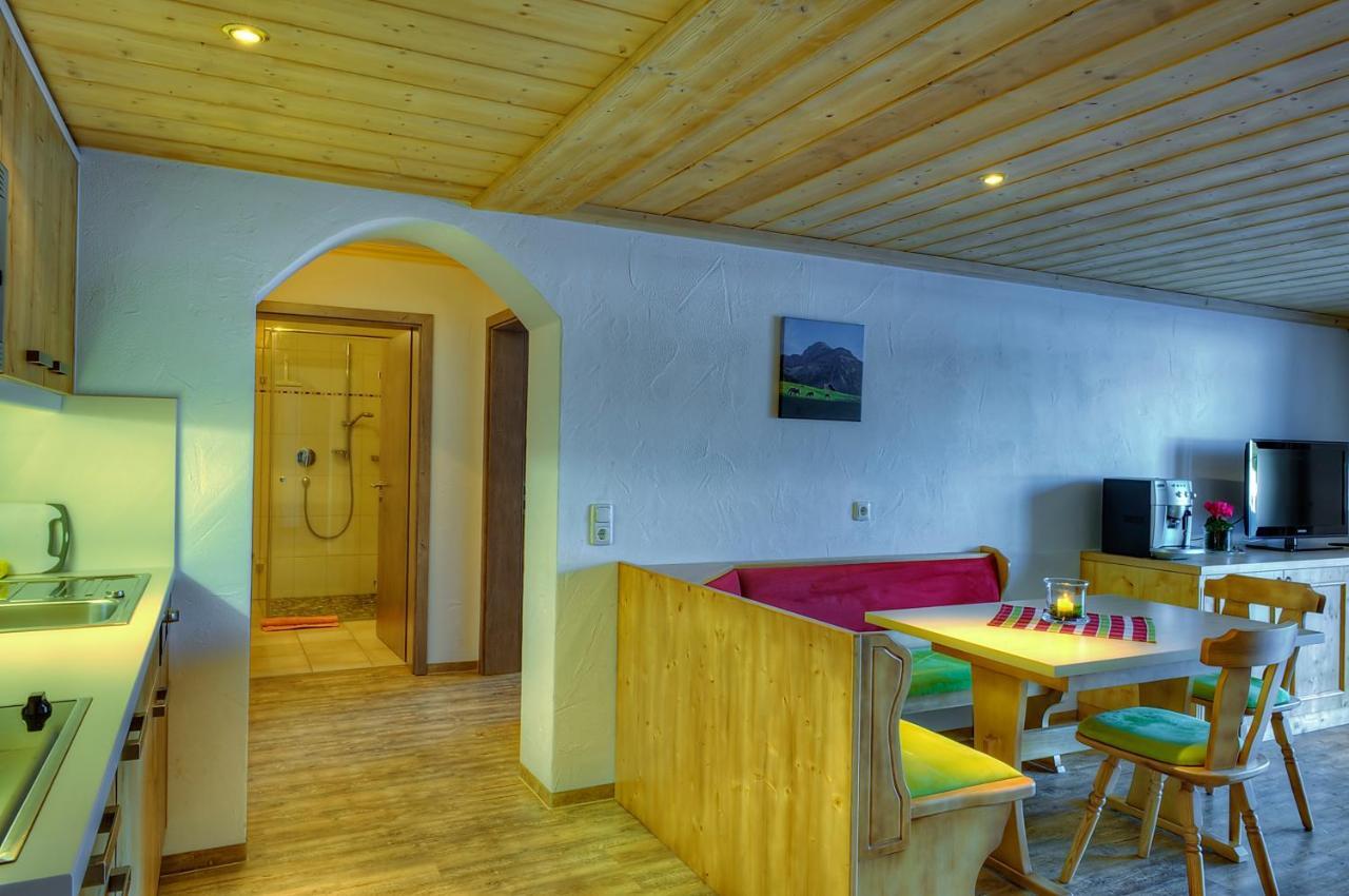 Ferien-Schloessle Michaela Apartment Riezlern Phòng bức ảnh