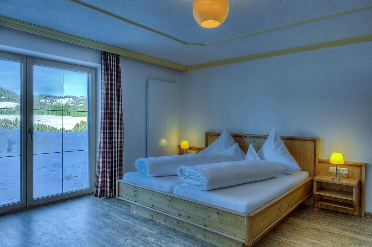 Ferien-Schloessle Michaela Apartment Riezlern Phòng bức ảnh