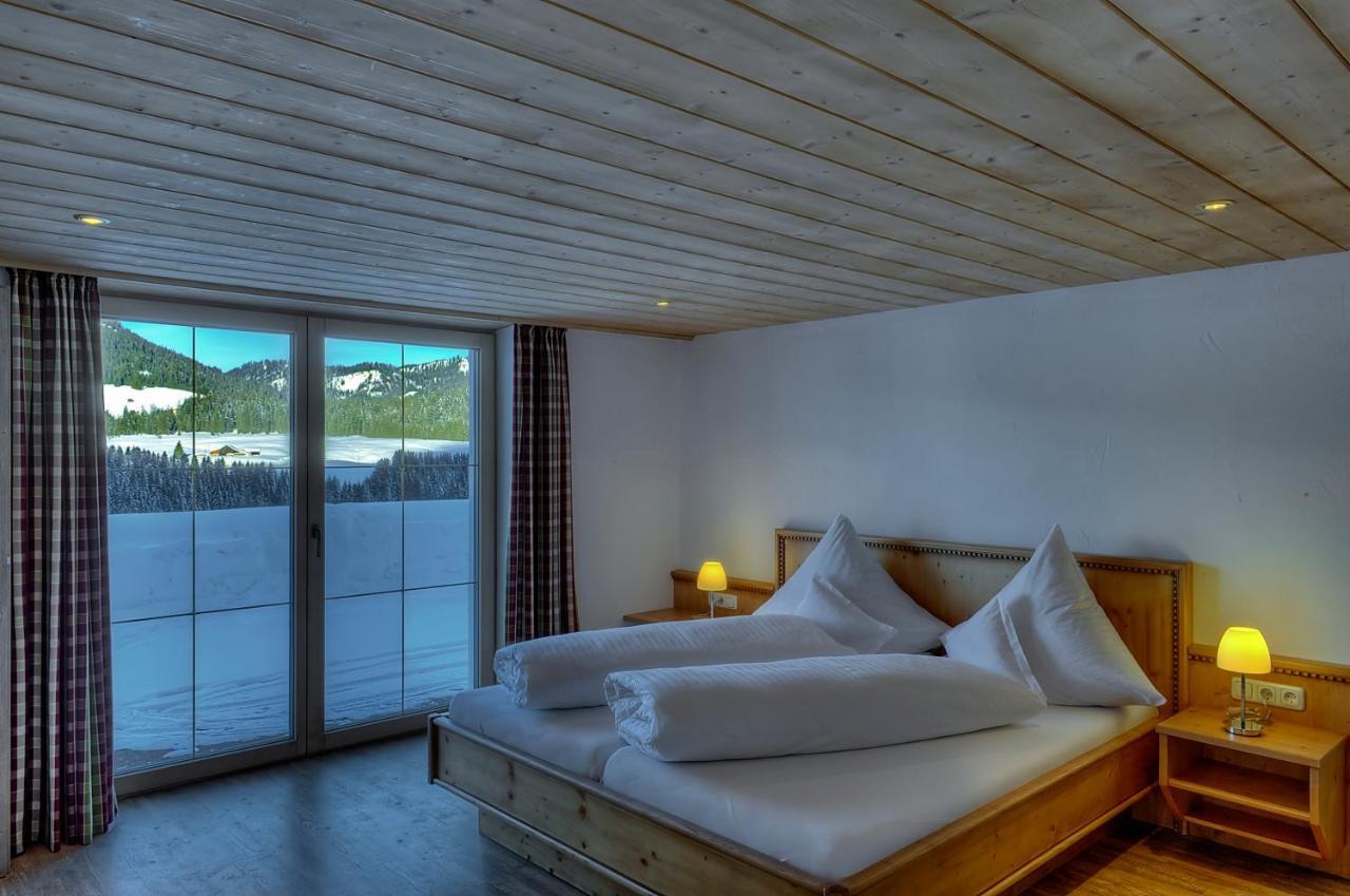 Ferien-Schloessle Michaela Apartment Riezlern Phòng bức ảnh